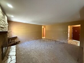 1152 S Paula Ave in Springfield, MO - Building Photo - Building Photo