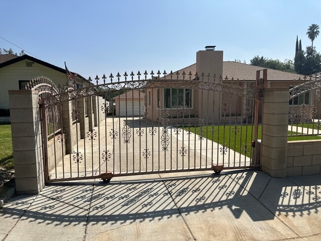 3637 N G St in San Bernardino, CA - Building Photo - Building Photo