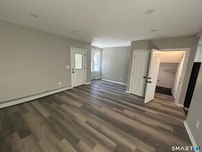 95 Cedar St in Manchester, CT - Building Photo - Building Photo