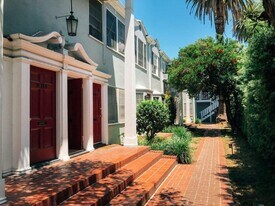 5529-5533 Harold Way in Los Angeles, CA - Building Photo