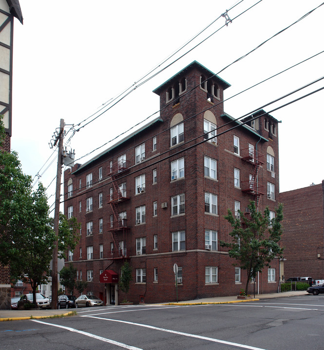 Hudson Tower Cooperative in North Bergen, NJ - Building Photo