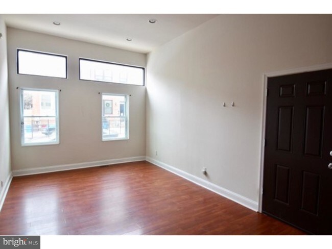 989 N Marshall St-Unit -1 in Philadelphia, PA - Building Photo - Building Photo