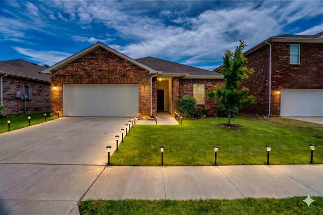 property at 3013 Aspen Dr