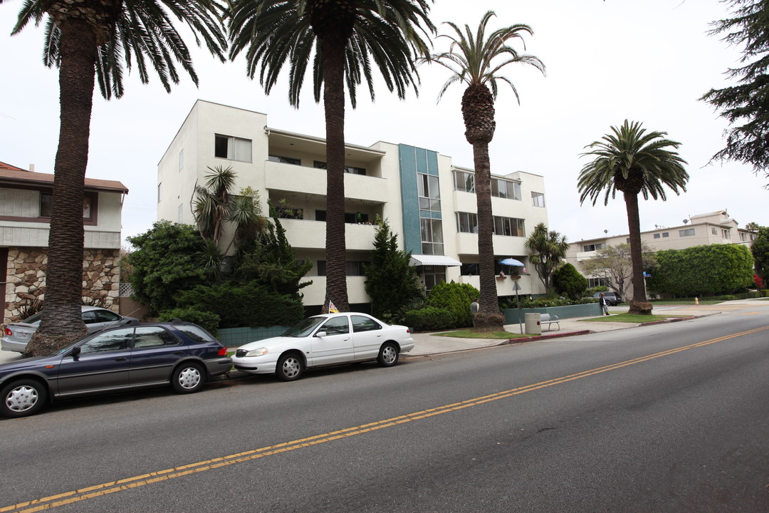 1055 Lincoln Blvd in Santa Monica, CA - Building Photo