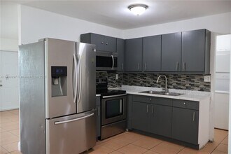 19300 NW 47th Ave in Miami Gardens, FL - Building Photo - Building Photo