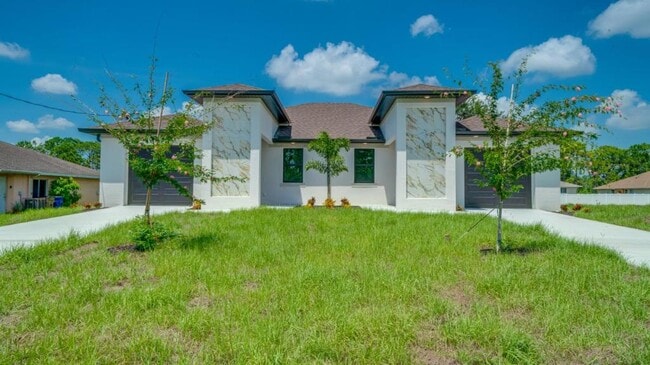 4864 Golfview Blvd in Lehigh Acres, FL - Building Photo - Building Photo