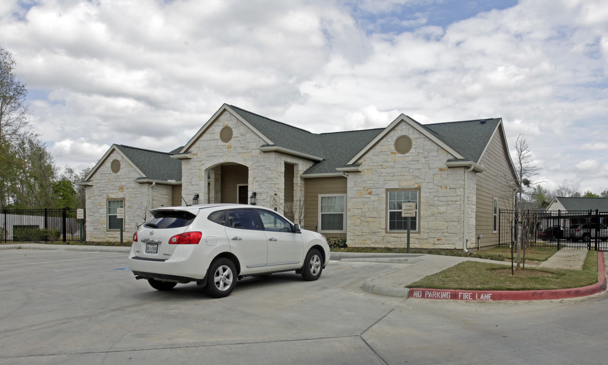 Trinity Garden Apartment Homes in Liberty, TX - Foto de edificio