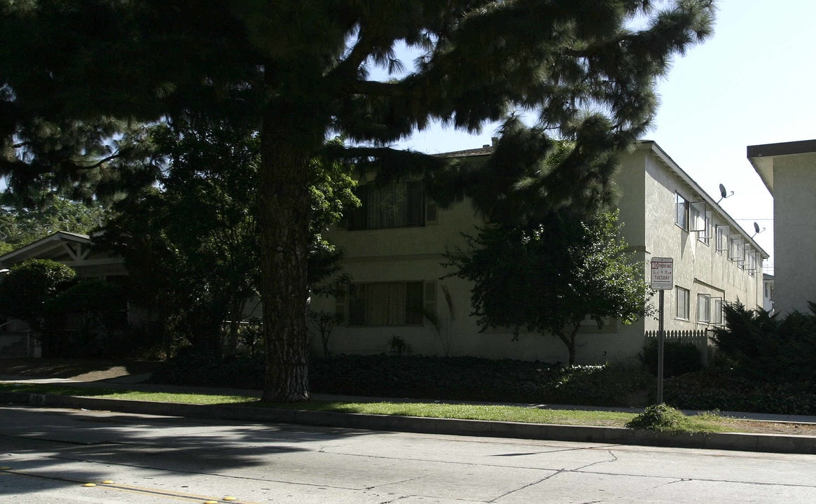 7616 Pickering Ave in Whittier, CA - Foto de edificio