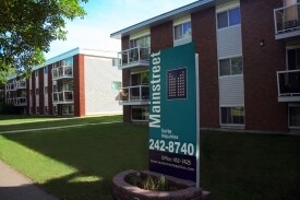 Grand Apartments in Edmonton, AB - Building Photo