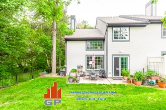11 Lake Forest Dr in Burlington, VT - Foto de edificio - Building Photo