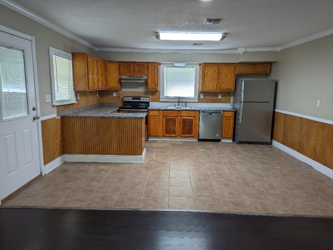 1600 Armenco Rd in New Iberia, LA - Building Photo - Building Photo