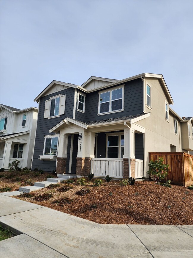 2916 Liscum St in Santa Rosa, CA - Foto de edificio - Building Photo
