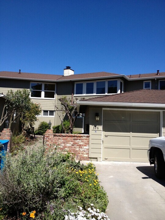 328 Waverley St in Menlo Park, CA - Building Photo