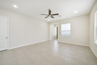 10334 Solitaire Cir in Houston, TX - Building Photo - Building Photo