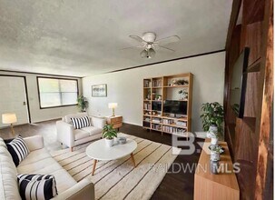 1101 W Laurel Ave in Foley, AL - Foto de edificio - Building Photo
