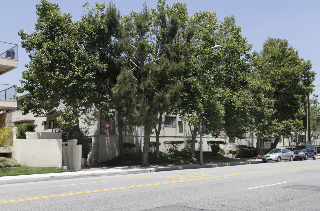 11575 Moorpark St in Studio City, CA - Building Photo