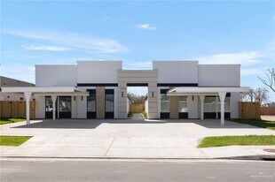 21 Heron Ave in McAllen, TX - Building Photo