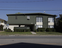 13415 Victory Blvd in Van Nuys, CA - Building Photo - Building Photo