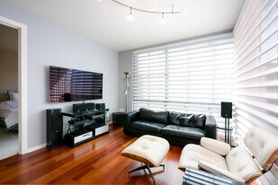 88 Townsend St in San Francisco, CA - Building Photo