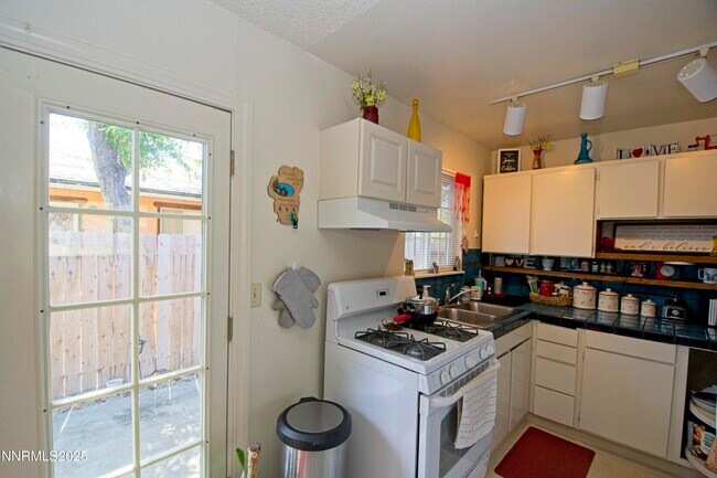 1600 E Long St in Carson City, NV - Building Photo - Building Photo