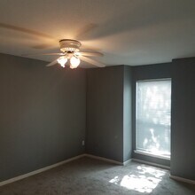 1100 Augusta Dr in Houston, TX - Building Photo - Building Photo