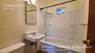 4 Hamilton St-Unit -4 in Medford, OR - Building Photo - Building Photo