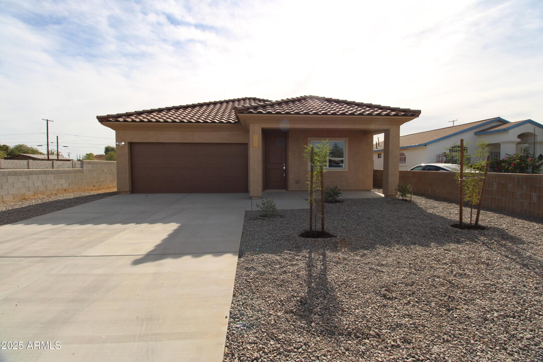 361 W Hess Ave in Coolidge, AZ - Building Photo