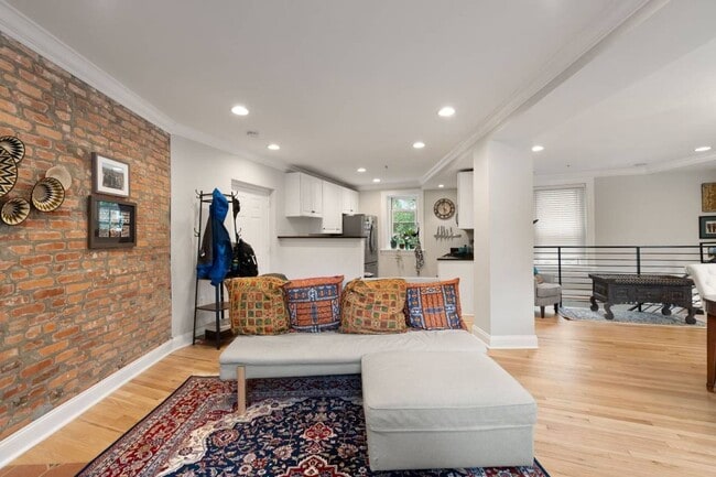 150 Rhode Island Ave NW in Washington, DC - Foto de edificio - Building Photo