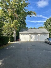 649 Main St, Unit 2nd Floor in Somers, CT - Building Photo - Building Photo