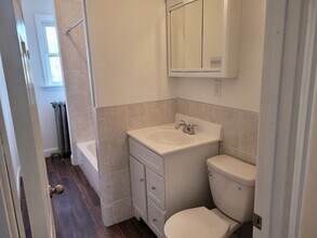 150 River St, Unit 3B in Cambridge, MA - Building Photo - Building Photo