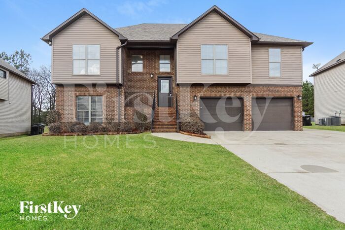 5179 Meadow Lake Cir in Bessemer, AL - Building Photo