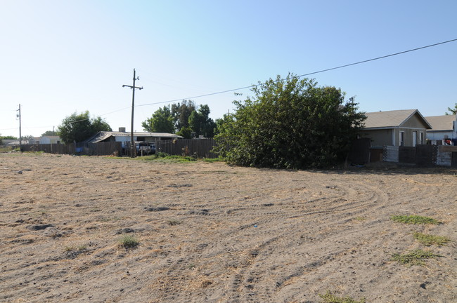 1907 Dairy Ave in Corcoran, CA - Building Photo - Building Photo