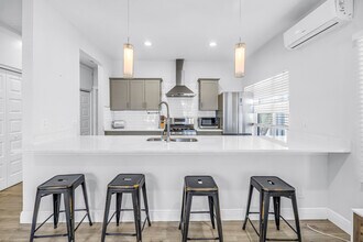 486 9th Ave N, Unit 486 in St. Petersburg, FL - Building Photo - Building Photo