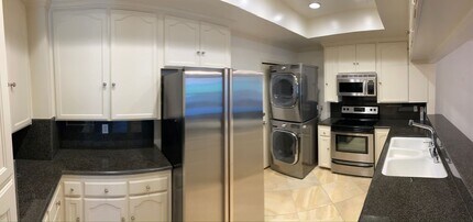 450 S Maple Dr in Beverly Hills, CA - Building Photo - Building Photo