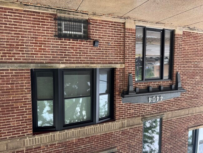 property at 4404 N Melvina Ave