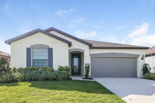 1733 Cayman Cove Cir in St. Cloud, FL - Building Photo