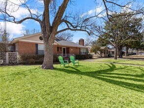 3631 S Hills Ave in Fort Worth, TX - Building Photo - Building Photo