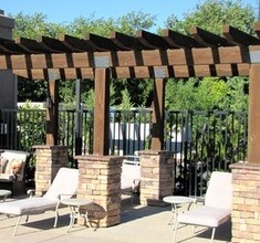 Court of Fountains Townhomes in Los Banos, CA - Building Photo - Building Photo