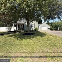 300 Delaware Ave in Florence, NJ - Building Photo - Building Photo