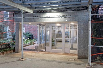 3176 Decatur Ave in Bronx, NY - Foto de edificio - Building Photo