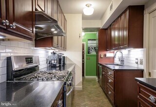 721 12th St SE in Washington, DC - Building Photo - Building Photo