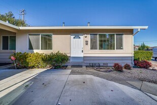 10131 Craft Dr in Cupertino, CA - Building Photo
