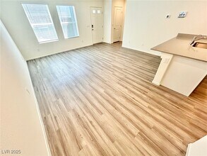 9916 Bumblebee Hls St in Las Vegas, NV - Building Photo - Building Photo