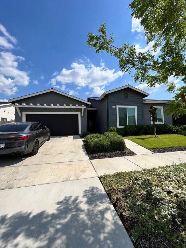 2474 Bastidas Dr in Merced, CA - Building Photo - Building Photo
