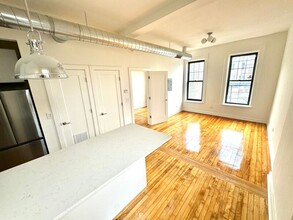 1656 S Throop St in Chicago, IL - Foto de edificio - Building Photo
