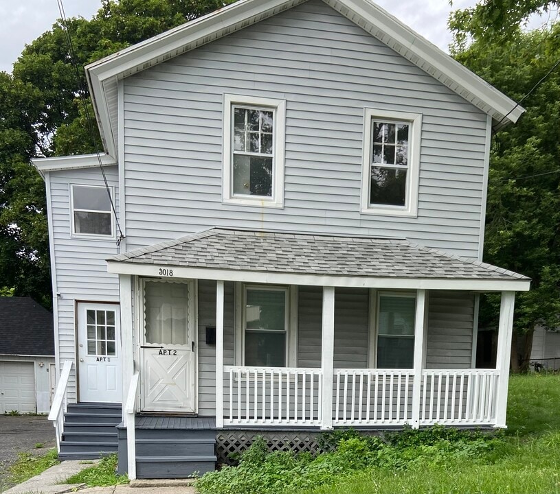 3018 Grant Blvd, Unit Apt 1 in Syracuse, NY - Building Photo