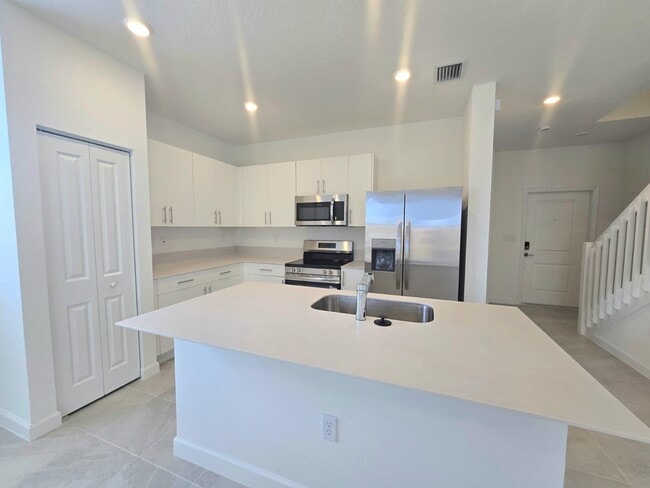 1188 SE 2nd St in Florida City, FL - Building Photo - Building Photo