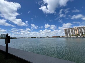 17150 N Bay Rd, Unit 2111 in Sunny Isles Beach, FL - Building Photo - Building Photo