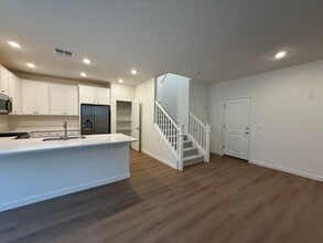 8821 J Sheehan St in Elk Grove, CA - Building Photo - Building Photo