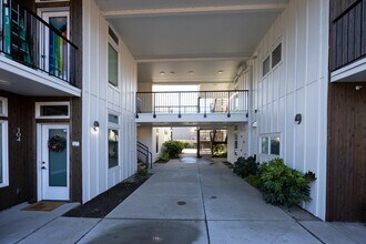 4647 SE 40th Ave in Portland, OR - Building Photo - Building Photo